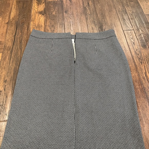 Ann Taylor Skirt - Picture 4 of 4